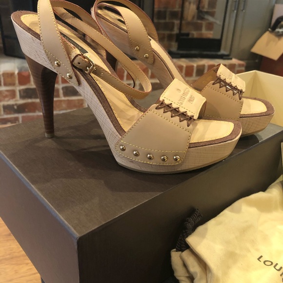 Louis Vuitton heels - Picture 3 of 5